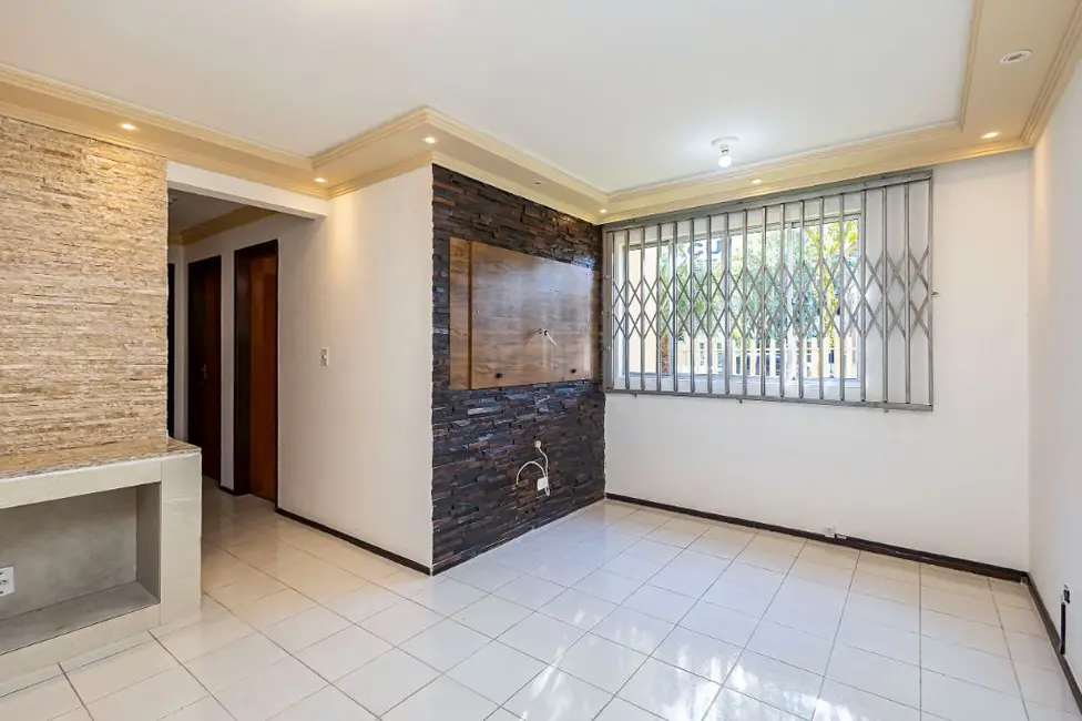 Foto 1 de Apartamento com 3 quartos para alugar, 58m2 em Sítio Cercado, Curitiba - PR