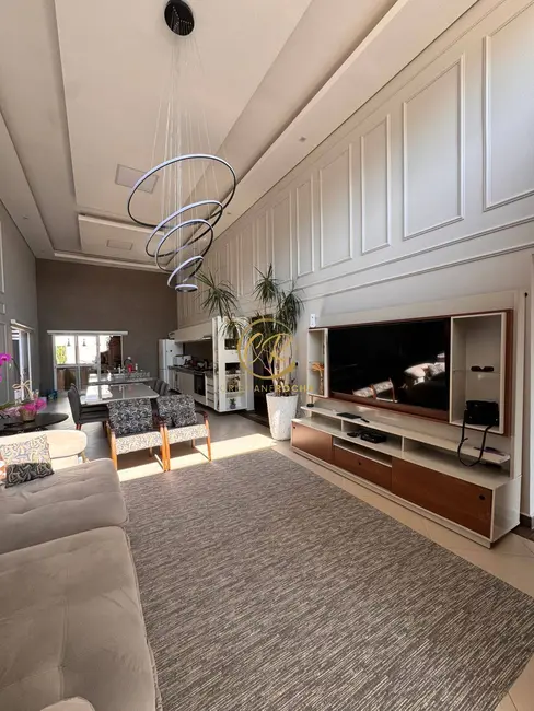 Casa à venda, 480m2 em Jardim dos Pinheiros, Atibaia - SP - imagem 2 Foto 2 de Casa à venda, 480m2 em Jardim dos Pinheiros, Atibaia - SP