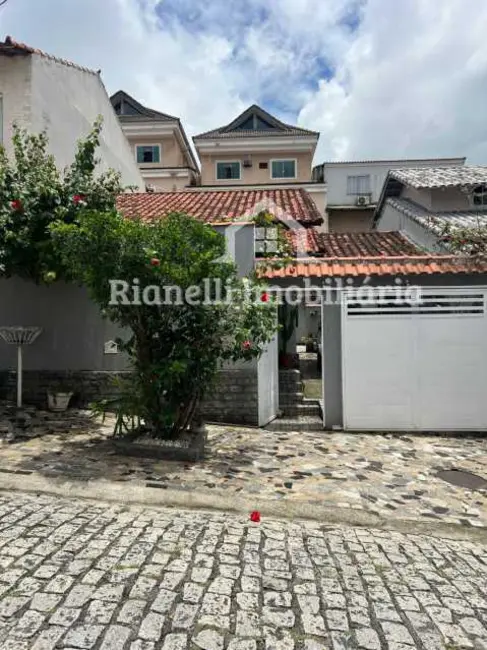 Foto 2 de Casa com 2 quartos à venda, 67m2 em Rio De Janeiro - RJ