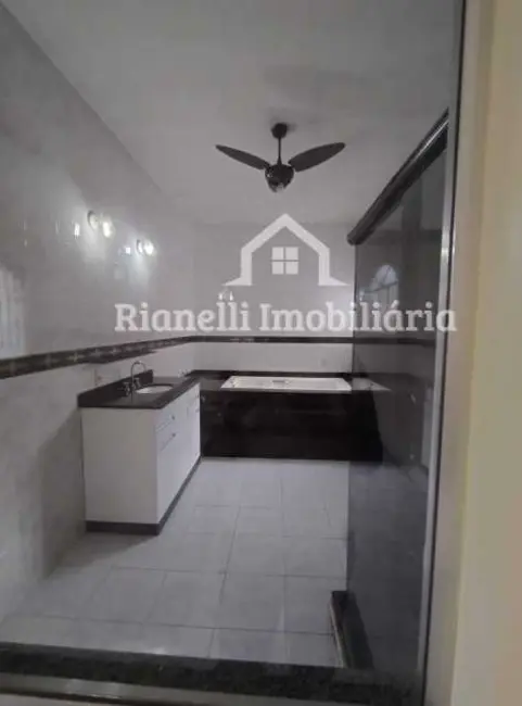 Foto 8 de Casa com 3 quartos à venda, 300m2 em Rio De Janeiro - RJ
