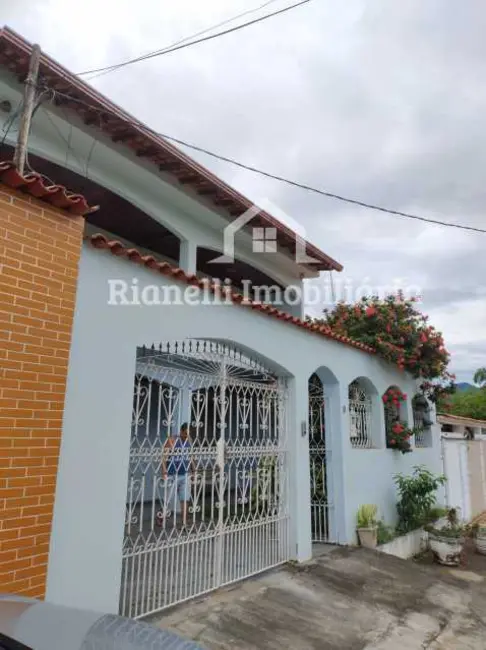 Foto 3 de Casa com 3 quartos à venda, 300m2 em Rio De Janeiro - RJ