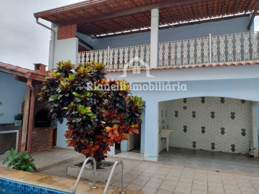Foto 1 de Casa com 3 quartos à venda, 300m2 em Rio De Janeiro - RJ