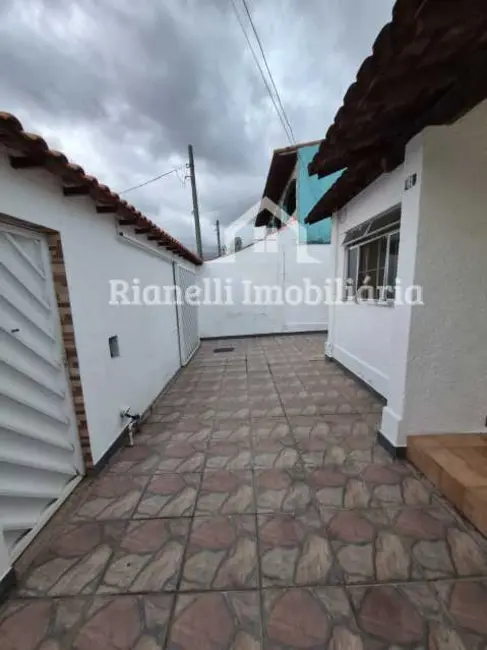 Foto 2 de Casa de Condomínio com 2 quartos para alugar, 225m2 em Rio De Janeiro - RJ