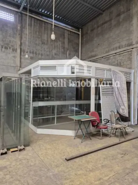 Armazém / Galpão para alugar, 260m2 em Rio De Janeiro - RJ - imagem 1 Foto 1 de Armazém / Galpão para alugar, 260m2 em Rio De Janeiro - RJ