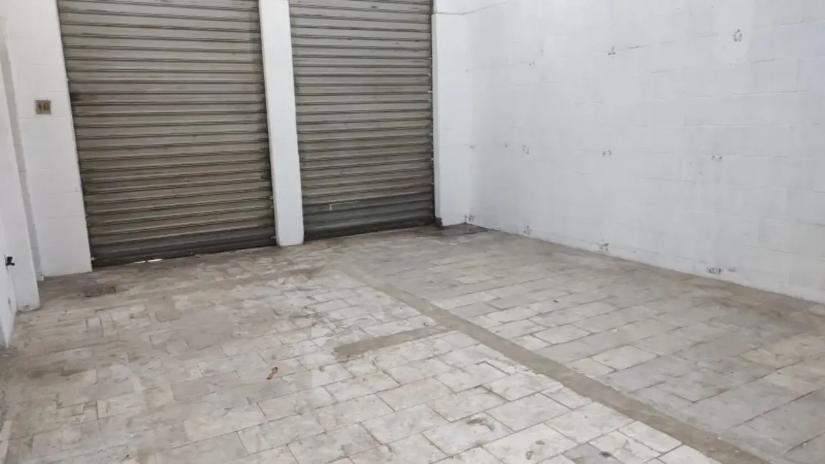 Foto 1 de Loja para alugar, 50m2 em Guadalupe, Rio De Janeiro - RJ