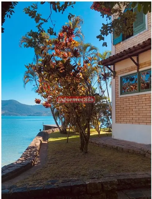 Casa com 3 quartos à venda, 380m2 em Monsuaba, Angra Dos Reis - RJ - imagem 5 Foto 5 de Casa com 3 quartos à venda, 380m2 em Monsuaba, Angra Dos Reis - RJ