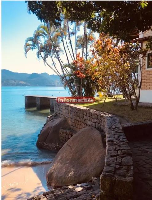 Casa com 3 quartos à venda, 380m2 em Monsuaba, Angra Dos Reis - RJ - imagem 6 Foto 6 de Casa com 3 quartos à venda, 380m2 em Monsuaba, Angra Dos Reis - RJ
