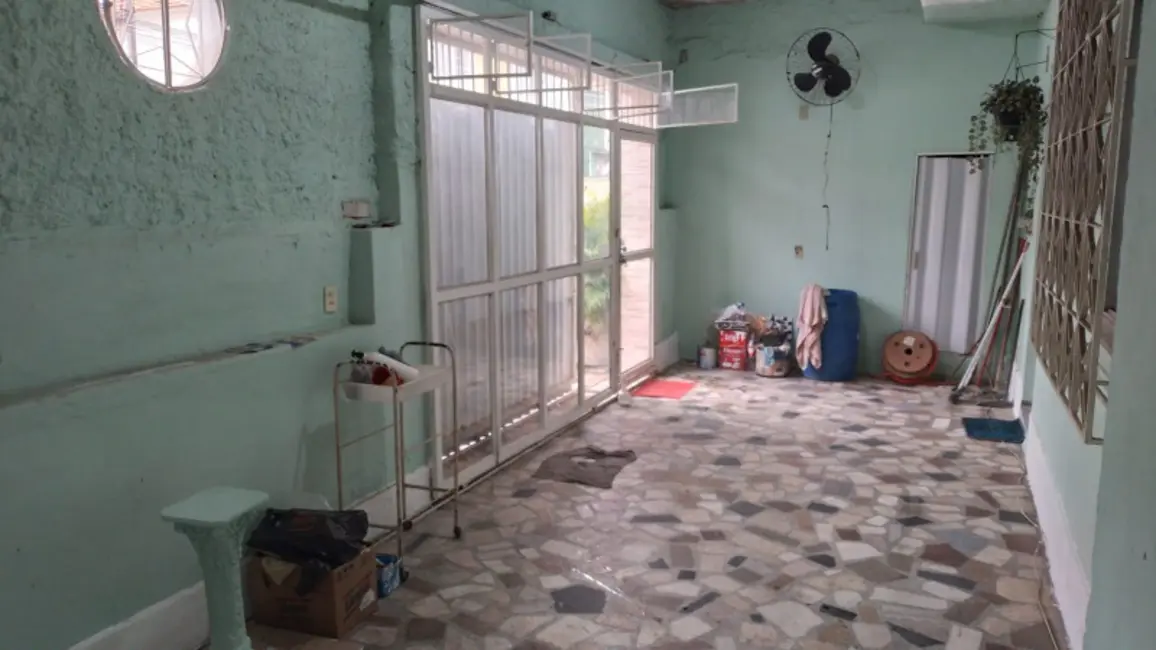 Foto 2 de Casa com 2 quartos à venda, 100m2 em Guadalupe, Rio De Janeiro - RJ