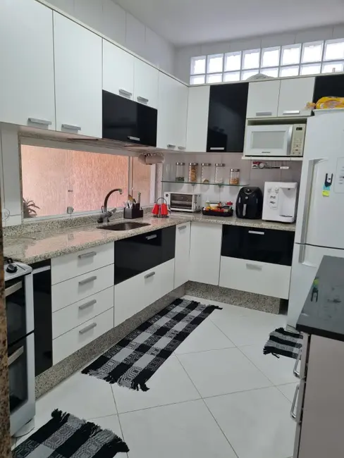 Foto 8 de Casa com 3 quartos à venda, 220m2 em Vila Valqueire, Rio De Janeiro - RJ
