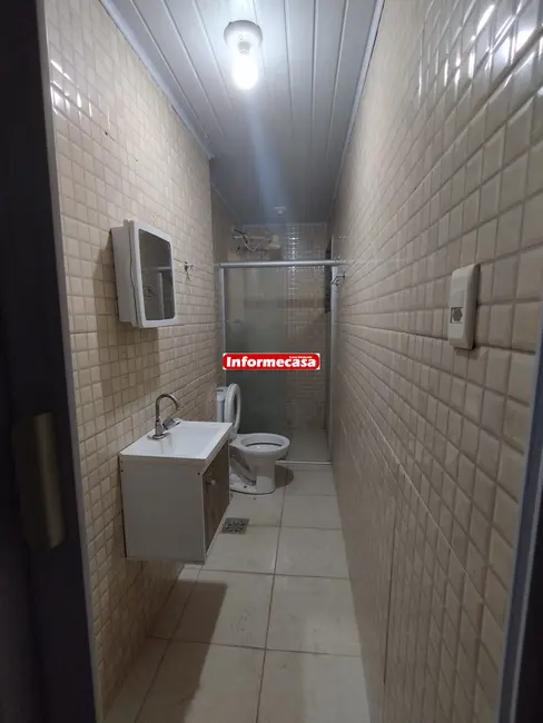 Foto 1 de Casa com 1 quarto para alugar, 35m2 em Centro, Nova Iguacu - RJ