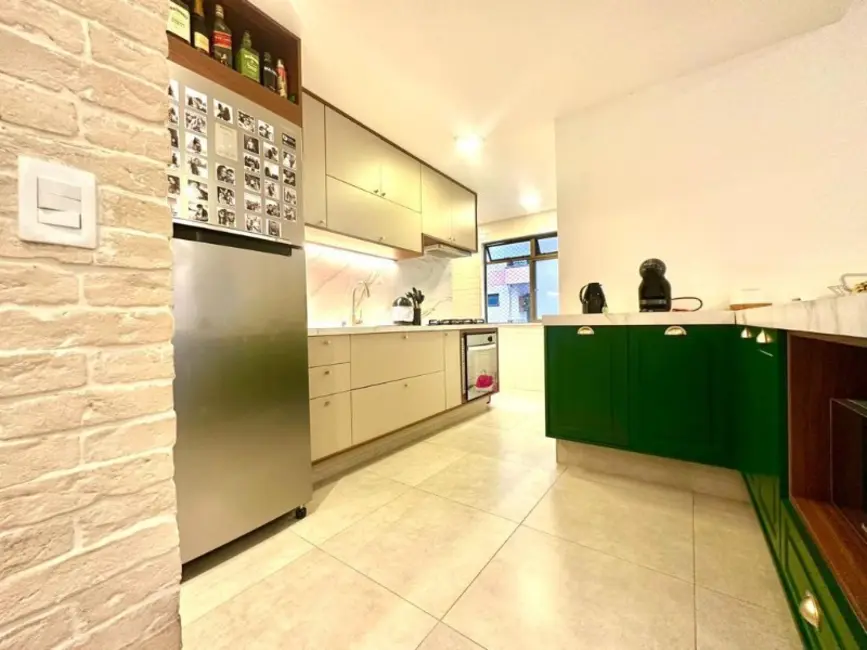 Foto 2 de Apartamento com 2 quartos à venda, 62m2 em Várzea, Teresopolis - RJ
