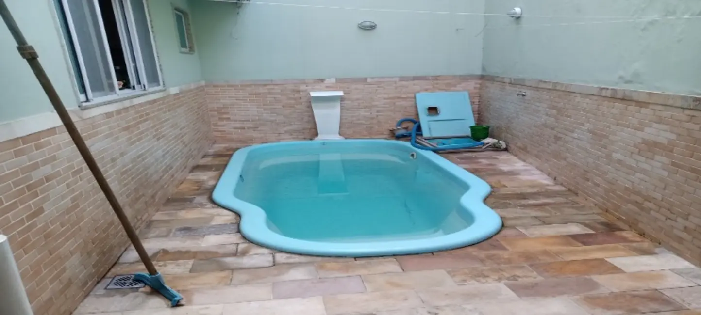 Foto 9 de Casa com 3 quartos à venda, 250m2 em Vila Valqueire, Rio De Janeiro - RJ