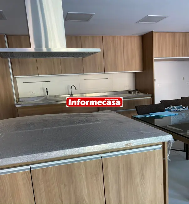 Casa de Condomínio com 4 quartos à venda, 1400m2 em Barra da Tijuca, Rio De Janeiro - RJ - imagem 1 Foto 1 de Casa de Condomínio com 4 quartos à venda, 1400m2 em Barra da Tijuca, Rio De Janeiro - RJ