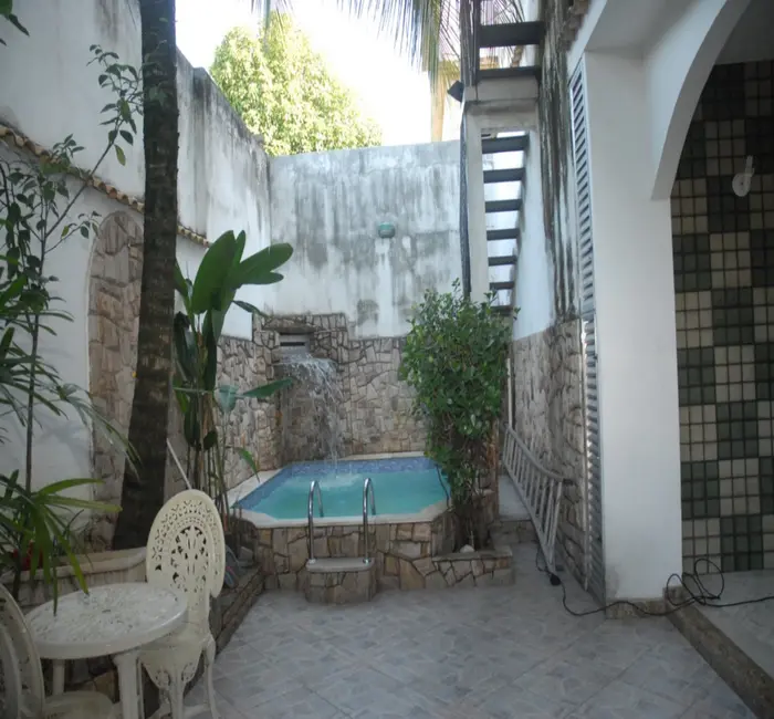Casa com 4 quartos à venda, 318m2 em Praça Seca, Rio De Janeiro - RJ - imagem 2 Foto 2 de Casa com 4 quartos à venda, 318m2 em Praça Seca, Rio De Janeiro - RJ