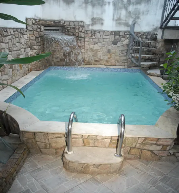 Casa com 4 quartos à venda, 318m2 em Praça Seca, Rio De Janeiro - RJ - imagem 3 Foto 3 de Casa com 4 quartos à venda, 318m2 em Praça Seca, Rio De Janeiro - RJ