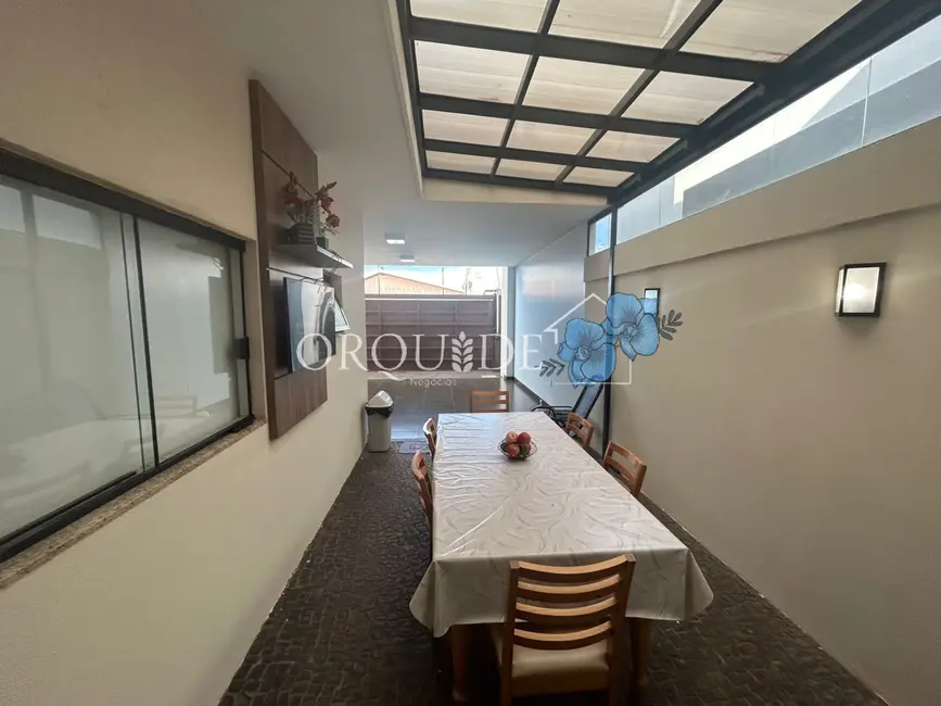 Casa com 2 quartos à venda, 176m2 em Parque Laranjeiras, Rio Verde - GO - imagem 4 Foto 4 de Casa com 2 quartos à venda, 176m2 em Parque Laranjeiras, Rio Verde - GO