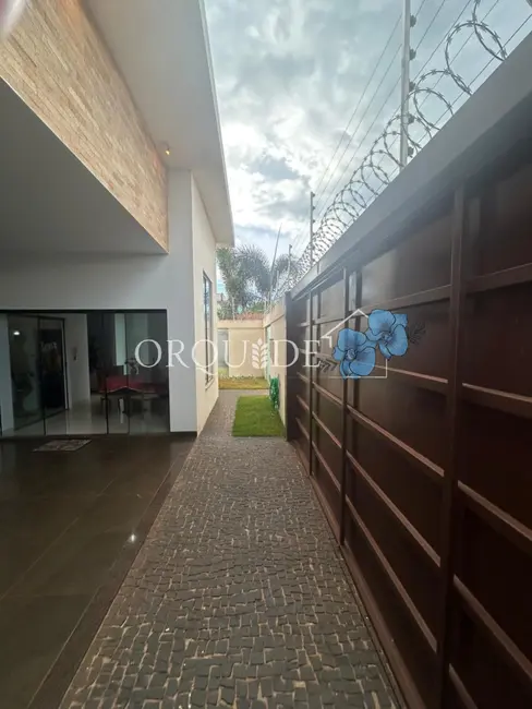 Casa com 2 quartos à venda, 176m2 em Parque Laranjeiras, Rio Verde - GO - imagem 5 Foto 5 de Casa com 2 quartos à venda, 176m2 em Parque Laranjeiras, Rio Verde - GO