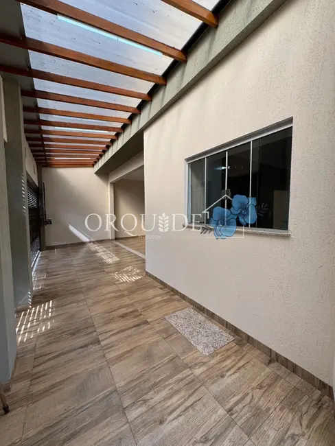 Foto 4 de Casa com 3 quartos à venda, 110m2 em Parque das Laranjeiras Prolongamento, Rio Verde - GO