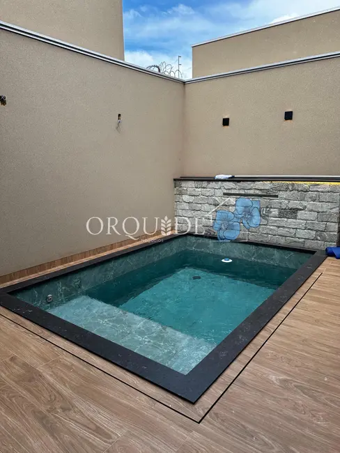 Foto 1 de Casa com 4 quartos à venda, 171m2 em Parque das Laranjeiras Prolongamento, Rio Verde - GO