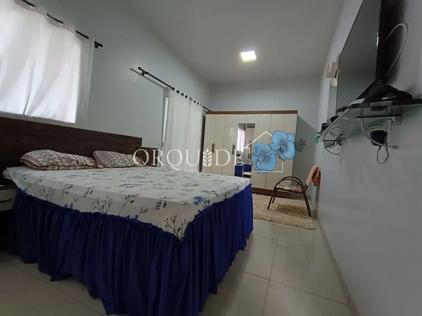 Casa com 3 quartos à venda, 180m2 em Setor Dona Gercina, Rio Verde - GO - imagem 4 Foto 4 de Casa com 3 quartos à venda, 180m2 em Setor Dona Gercina, Rio Verde - GO