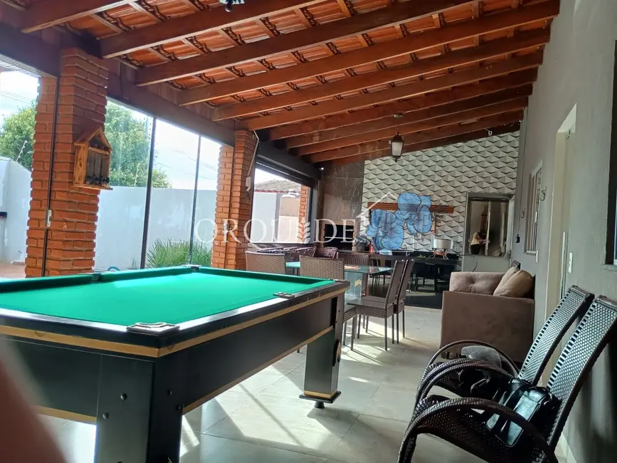 Casa com 3 quartos à venda, 180m2 em Setor Dona Gercina, Rio Verde - GO - imagem 3 Foto 3 de Casa com 3 quartos à venda, 180m2 em Setor Dona Gercina, Rio Verde - GO