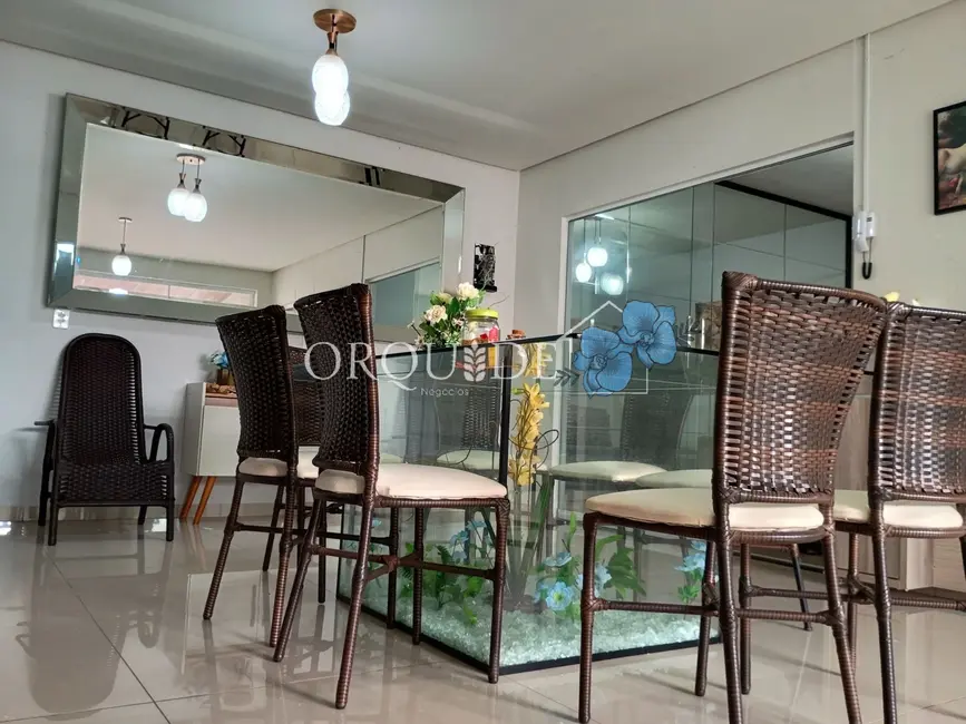 Casa com 3 quartos à venda, 180m2 em Setor Dona Gercina, Rio Verde - GO - imagem 7 Foto 7 de Casa com 3 quartos à venda, 180m2 em Setor Dona Gercina, Rio Verde - GO