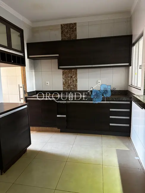 Foto 2 de Casa com 3 quartos à venda, 180m2 em Residencial Maranata, Rio Verde - GO