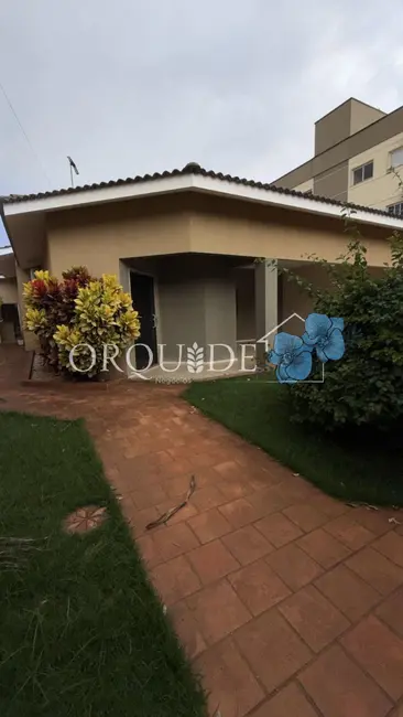 Foto 2 de Casa com 3 quartos à venda, 212m2 em Setor Universitário, Rio Verde - GO