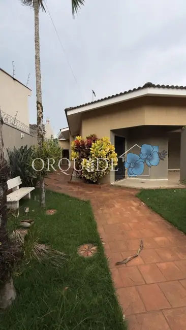 Foto 3 de Casa com 3 quartos à venda, 212m2 em Setor Universitário, Rio Verde - GO