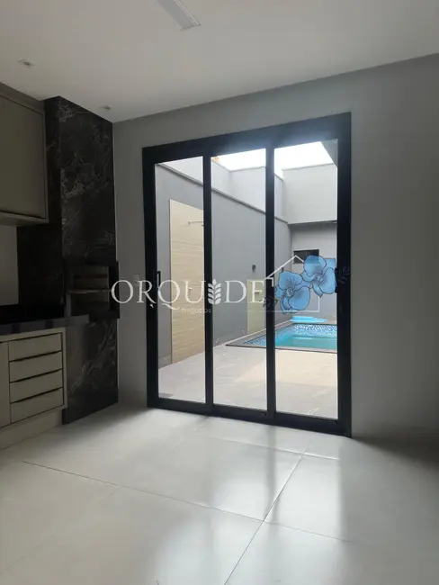 Foto 2 de Casa com 3 quartos à venda, 121m2 em Residencial Canaã, Rio Verde - GO