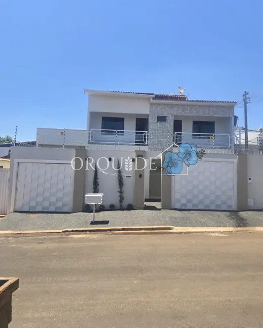 Foto 1 de Casa com 4 quartos à venda, 300m2 em Primavera, Rio Verde - GO