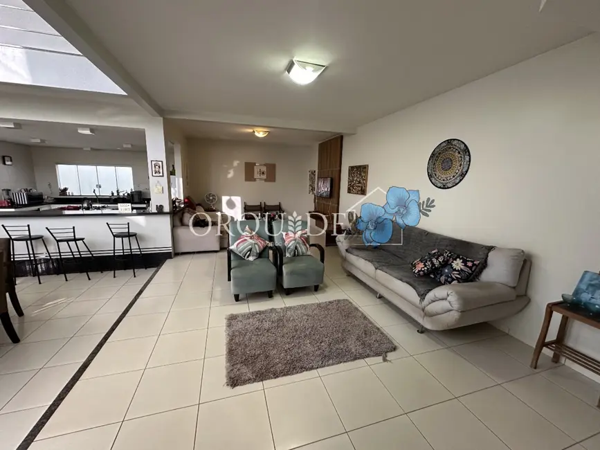 Casa com 3 quartos à venda, 192m2 em Parque Solar do Agreste B, Rio Verde - GO - imagem 1 Foto 1 de Casa com 3 quartos à venda, 192m2 em Parque Solar do Agreste B, Rio Verde - GO