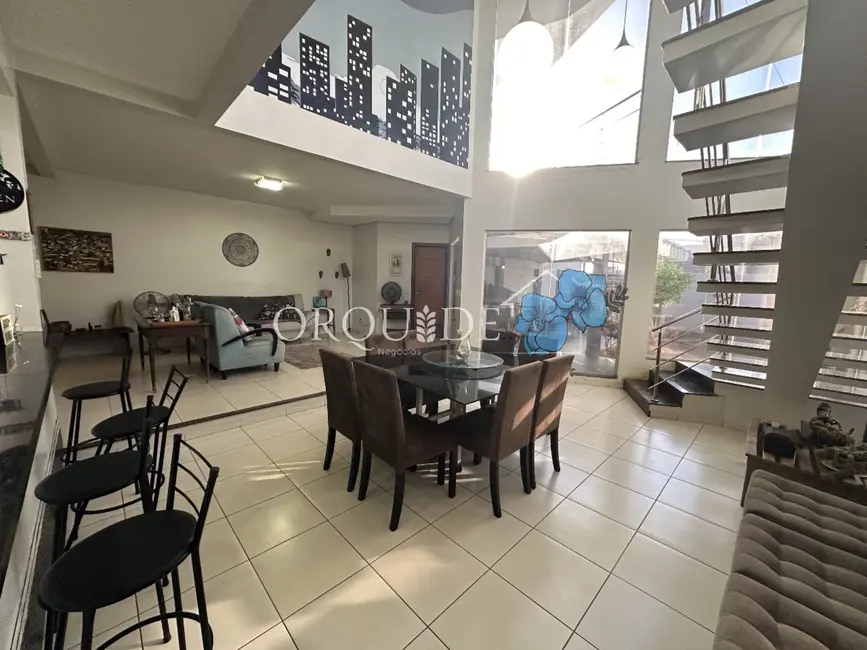 Casa com 3 quartos à venda, 192m2 em Parque Solar do Agreste B, Rio Verde - GO - imagem 5 Foto 5 de Casa com 3 quartos à venda, 192m2 em Parque Solar do Agreste B, Rio Verde - GO