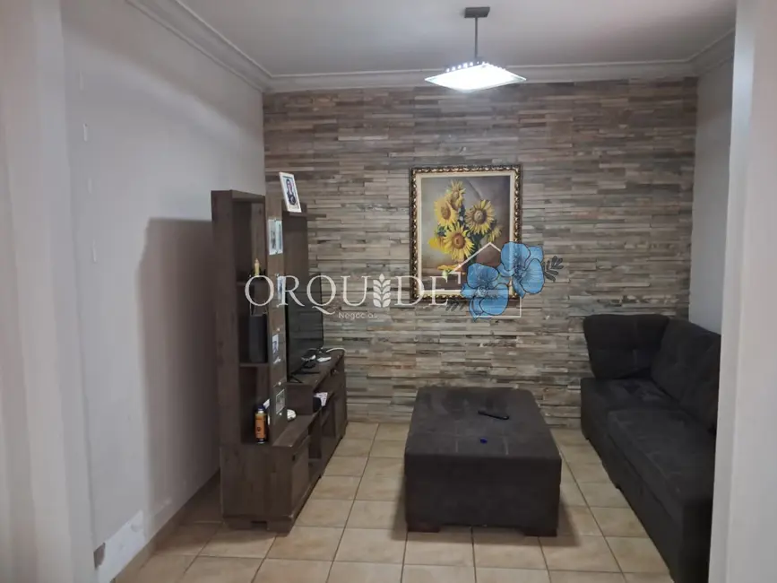 Foto 8 de Casa com 3 quartos à venda, 315m2 em Jardim Adriana, Rio Verde - GO