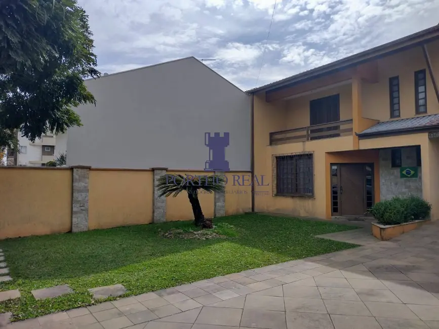 Sobrado com 5 quartos à venda, 270m2 em Centro, Campo Largo - PR - imagem 3 Foto 3 de Sobrado com 5 quartos à venda, 270m2 em Centro, Campo Largo - PR