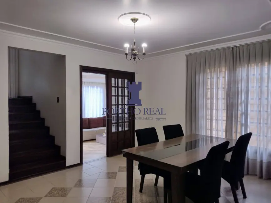 Sobrado com 5 quartos à venda, 270m2 em Centro, Campo Largo - PR - imagem 9 Foto 9 de Sobrado com 5 quartos à venda, 270m2 em Centro, Campo Largo - PR