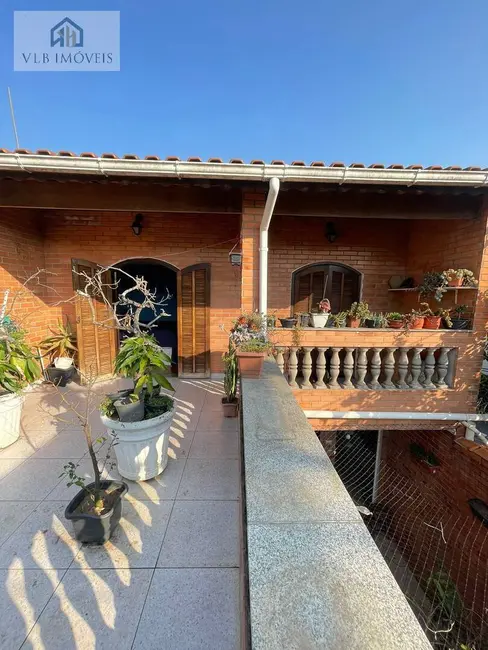 Foto 4 de Sobrado com 4 quartos à venda, 200m2 em Jardim Maria Virginia, São Paulo - SP