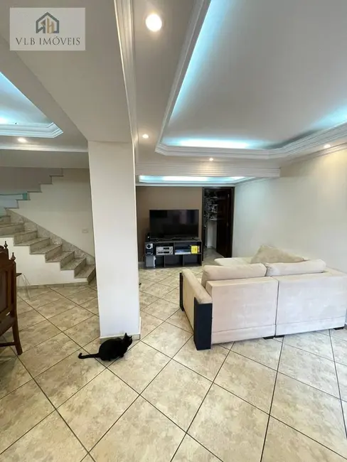 Foto 1 de Sobrado com 4 quartos à venda, 200m2 em Jardim Maria Virginia, São Paulo - SP