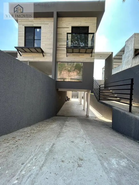 Casa com 3 quartos à venda, 150m2 em Morada dos Pássaros, Taboao Da Serra - SP - imagem 1 Foto 1 de Casa com 3 quartos à venda, 150m2 em Morada dos Pássaros, Taboao Da Serra - SP