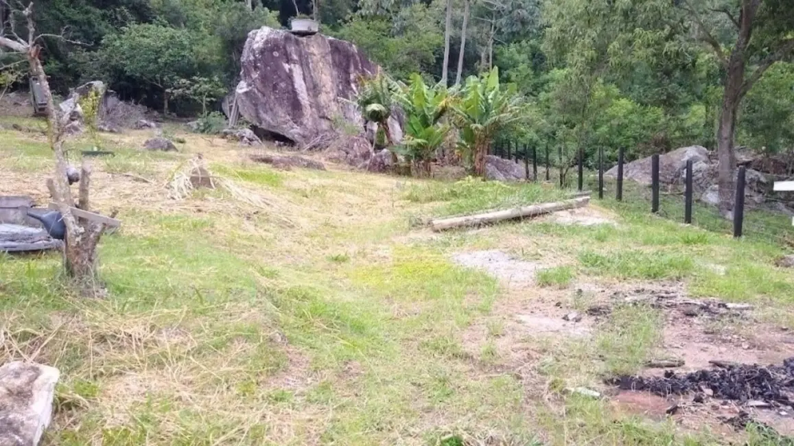 Chácara com 4 quartos à venda, 90m2 em Centro, Paraibuna - SP - imagem 5 Foto 5 de Chácara com 4 quartos à venda, 90m2 em Centro, Paraibuna - SP