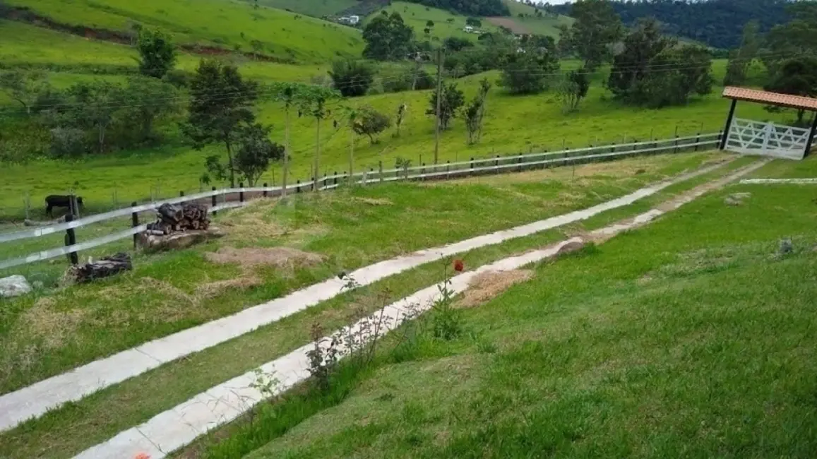 Chácara com 4 quartos à venda, 90m2 em Centro, Paraibuna - SP - imagem 3 Foto 3 de Chácara com 4 quartos à venda, 90m2 em Centro, Paraibuna - SP