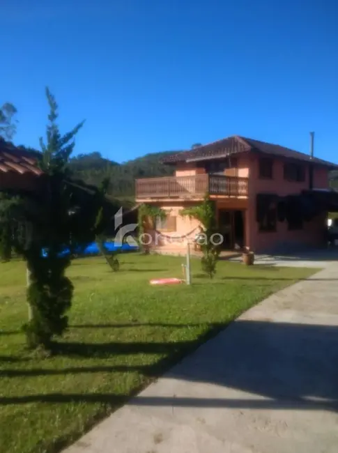 Chácara com 2 quartos à venda, 300m2 em Paraibuna - SP - imagem 2 Foto 2 de Chácara com 2 quartos à venda, 300m2 em Paraibuna - SP