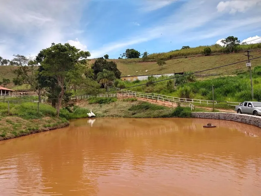 Sítio / Rancho com 3 quartos à venda, 300m2 em Paraibuna - SP - imagem 1 Foto 1 de Sítio / Rancho com 3 quartos à venda, 300m2 em Paraibuna - SP