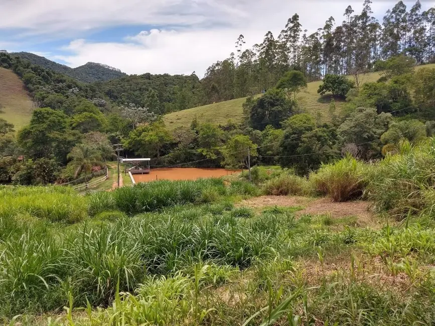 Sítio / Rancho com 3 quartos à venda, 300m2 em Paraibuna - SP - imagem 4 Foto 4 de Sítio / Rancho com 3 quartos à venda, 300m2 em Paraibuna - SP