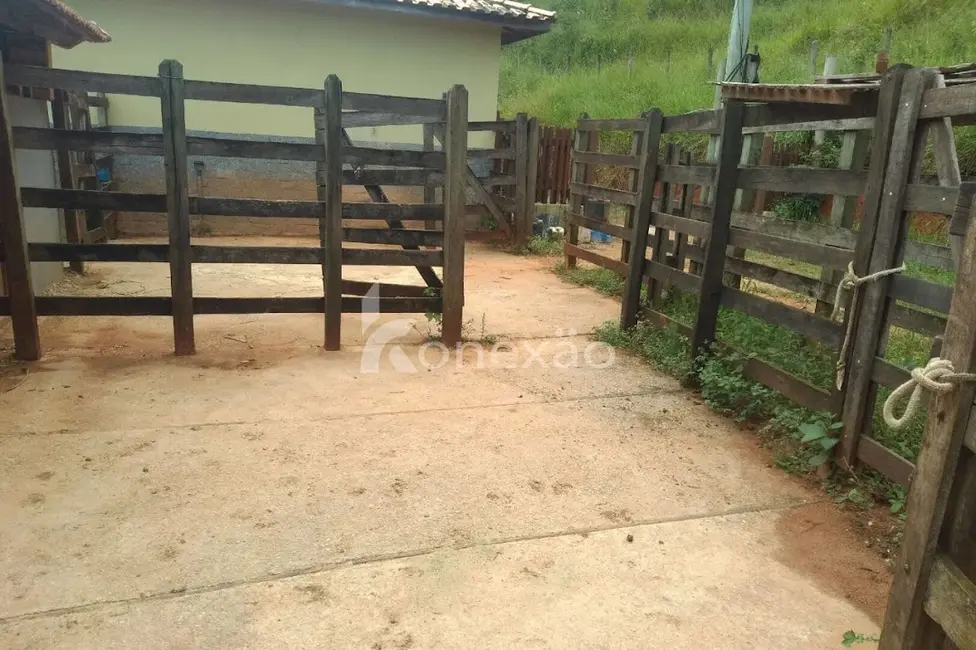 Sítio / Rancho com 2 quartos à venda, 200m2 em Paraibuna - SP - imagem 1 Foto 1 de Sítio / Rancho com 2 quartos à venda, 200m2 em Paraibuna - SP