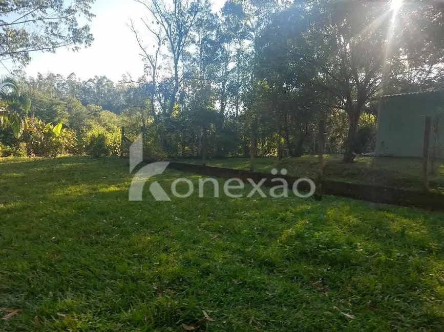 Sítio / Rancho com 3 quartos à venda, 250m2 em Sao Jose Dos Campos - SP - imagem 5 Foto 5 de Sítio / Rancho com 3 quartos à venda, 250m2 em Sao Jose Dos Campos - SP
