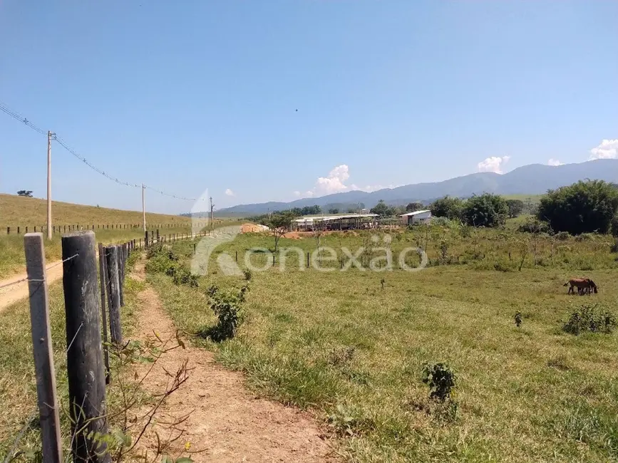 Fazenda / Haras com 2 quartos à venda, 249m2 em Cacapava - SP - imagem 3 Foto 3 de Fazenda / Haras com 2 quartos à venda, 249m2 em Cacapava - SP