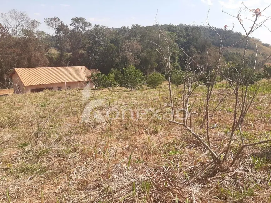 Chácara com 2 quartos à venda, 150m2 em Centro, Paraibuna - SP - imagem 5 Foto 5 de Chácara com 2 quartos à venda, 150m2 em Centro, Paraibuna - SP