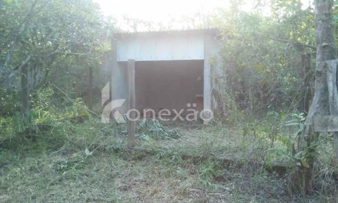 Chácara com 3 quartos à venda, 200m2 em Paraibuna - SP - imagem 3 Foto 3 de Chácara com 3 quartos à venda, 200m2 em Paraibuna - SP