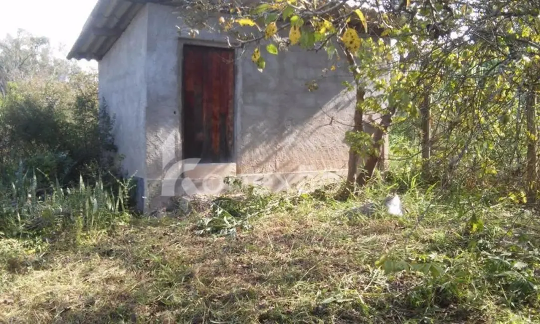 Chácara com 3 quartos à venda, 200m2 em Paraibuna - SP - imagem 7 Foto 7 de Chácara com 3 quartos à venda, 200m2 em Paraibuna - SP